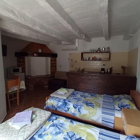 Apartmani Bartulasi Roč Exterior foto