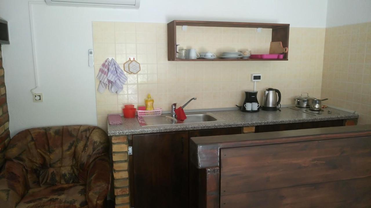 Apartmani Bartulasi Roč Exterior foto
