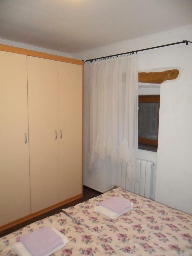Apartmani Bartulasi Roč Exterior foto